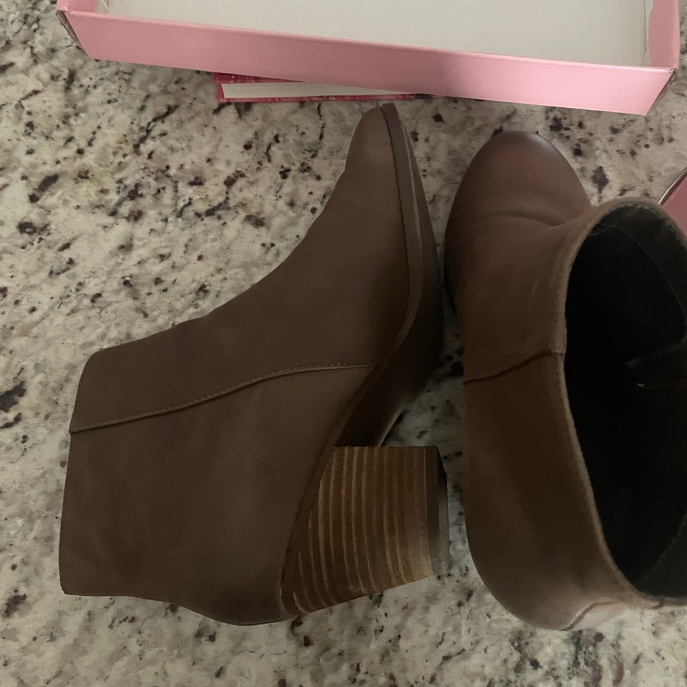 Crown Vintage Tan Ankle Booties